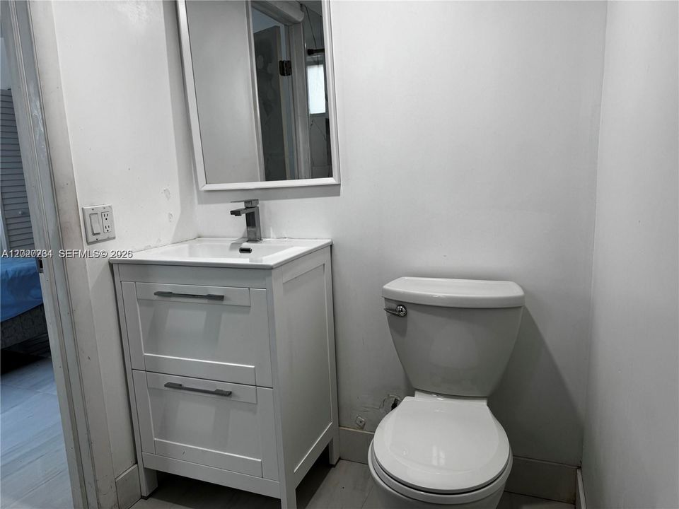 For Rent: $2,300 (2 beds, 2 baths, 812 Square Feet)