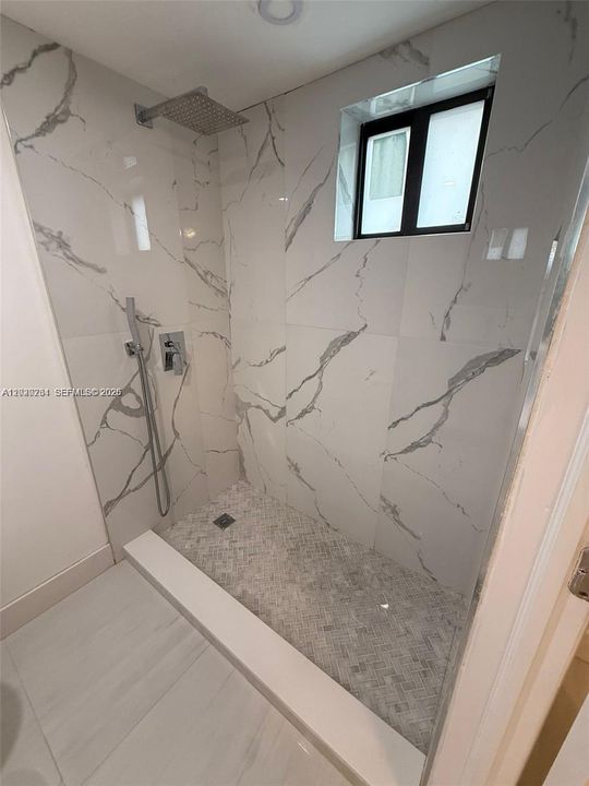 For Rent: $2,300 (2 beds, 2 baths, 812 Square Feet)