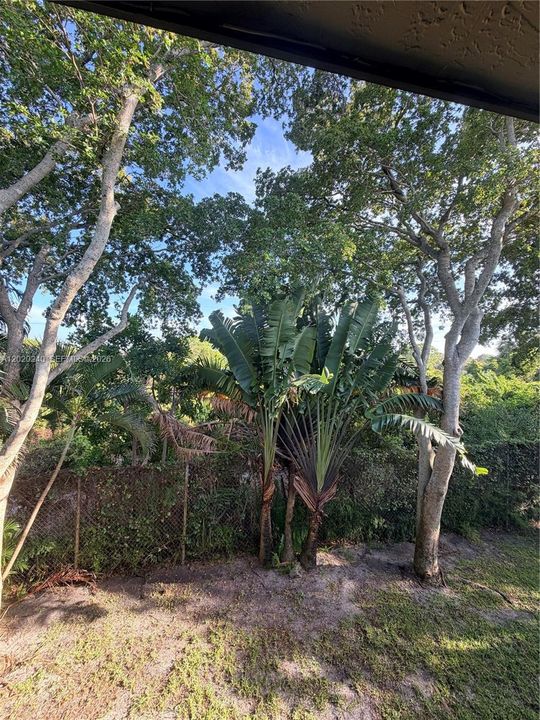 For Sale: $228,000 (2 beds, 2 baths, 887 Square Feet)