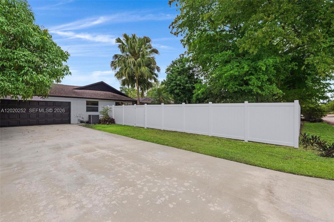 2 Car Garage and Spacious Driveway on side of the house