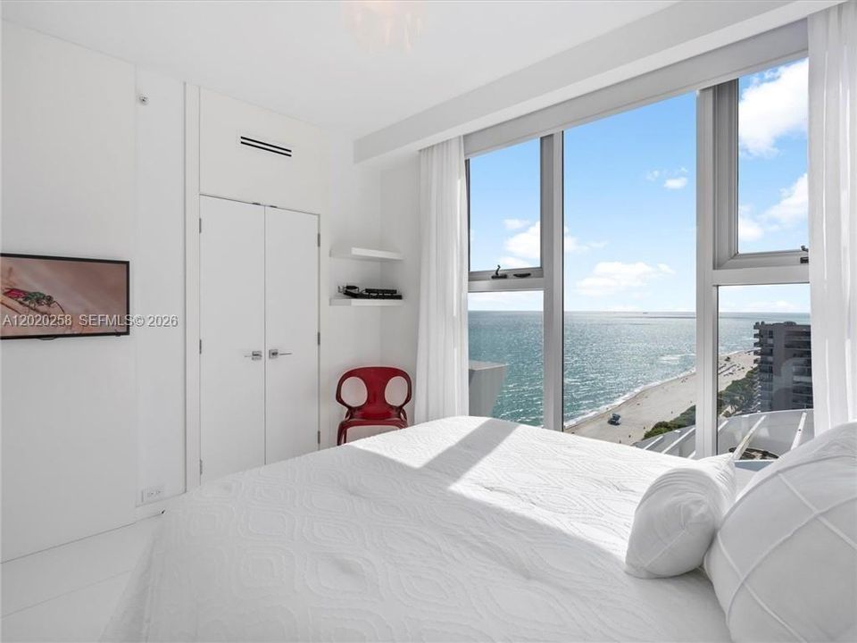 В аренду: $15,750 (2 спален, 2 ванн, 1290 Квадратных фут)