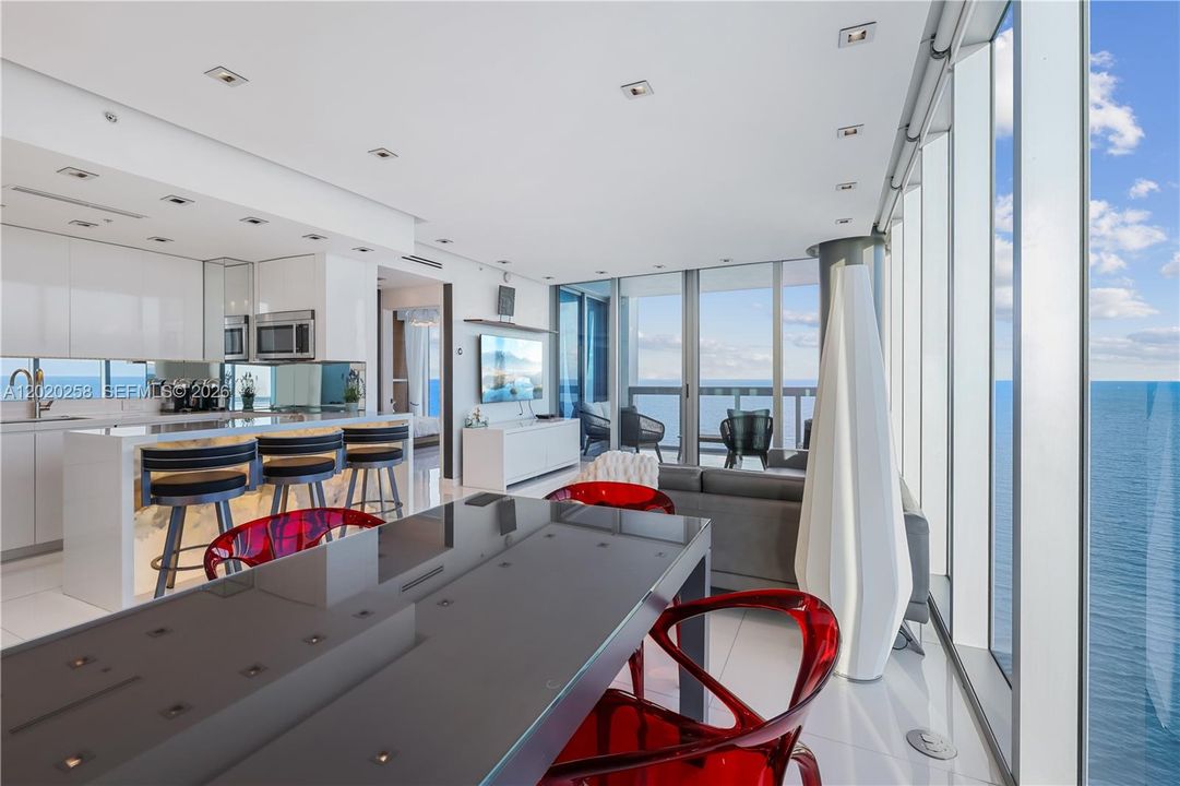 В аренду: $15,750 (2 спален, 2 ванн, 1290 Квадратных фут)