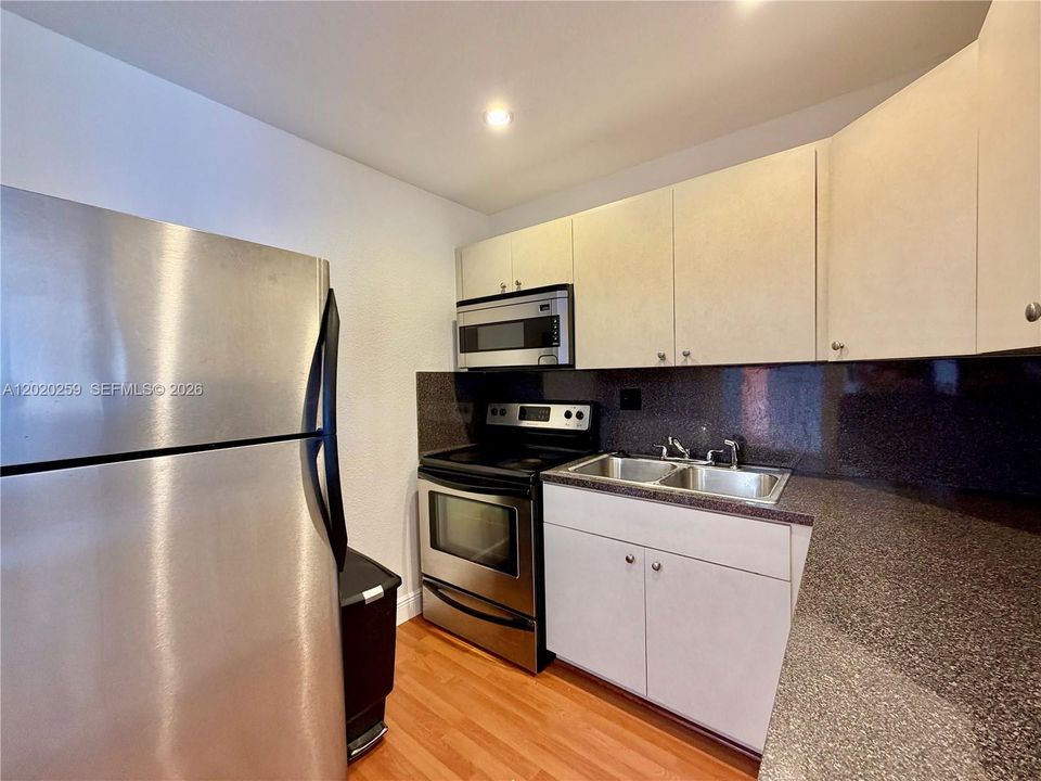 В аренду: $1,850 (1 спален, 1 ванн, 760 Квадратных фут)