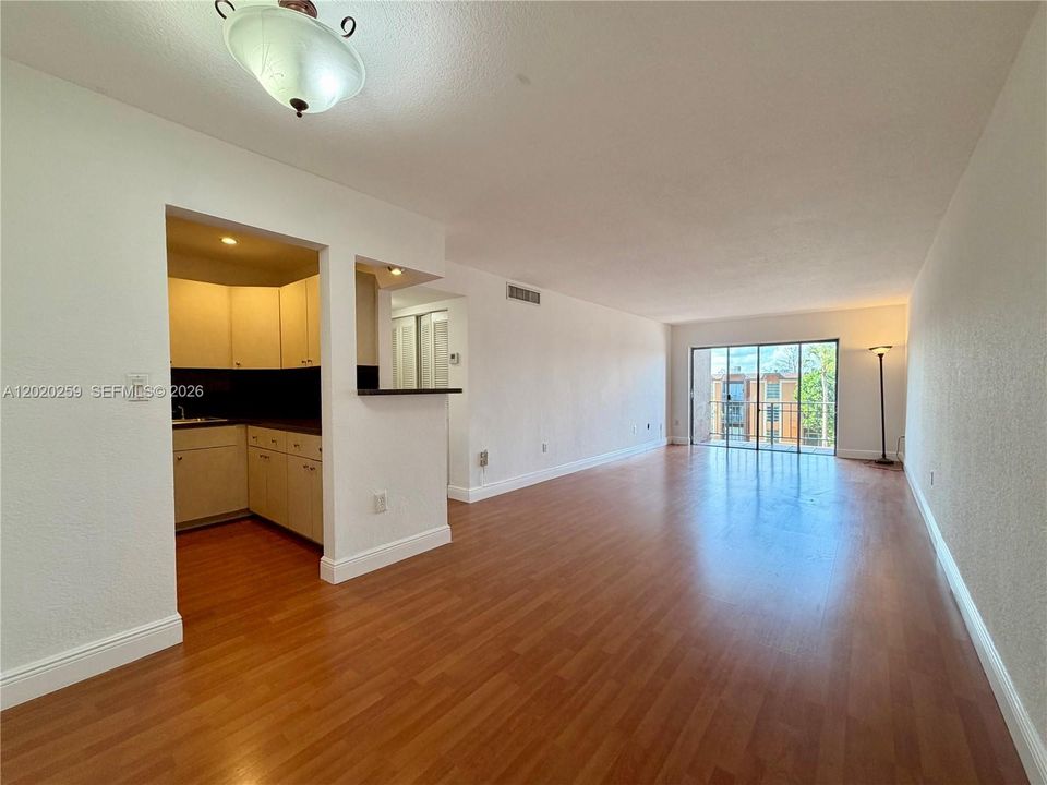 В аренду: $1,850 (1 спален, 1 ванн, 760 Квадратных фут)