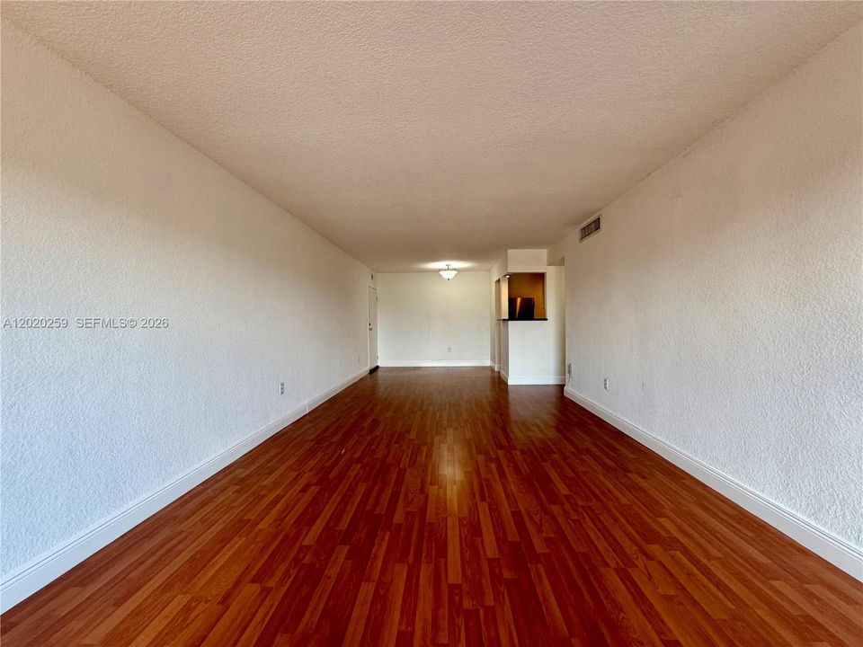 В аренду: $1,850 (1 спален, 1 ванн, 760 Квадратных фут)