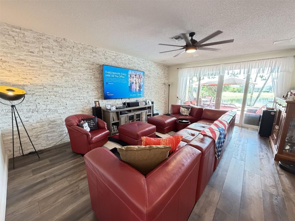 For Sale: $1,200,000 (4 beds, 3 baths, 2676 Square Feet)