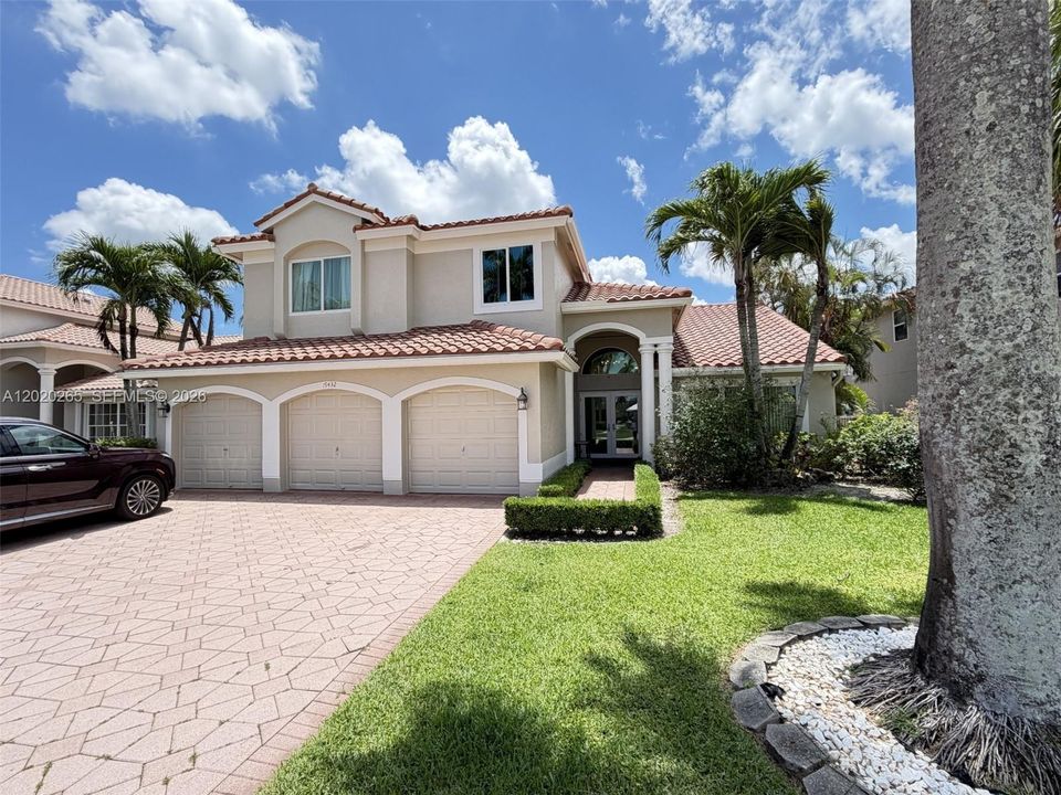 For Sale: $1,200,000 (4 beds, 3 baths, 2676 Square Feet)