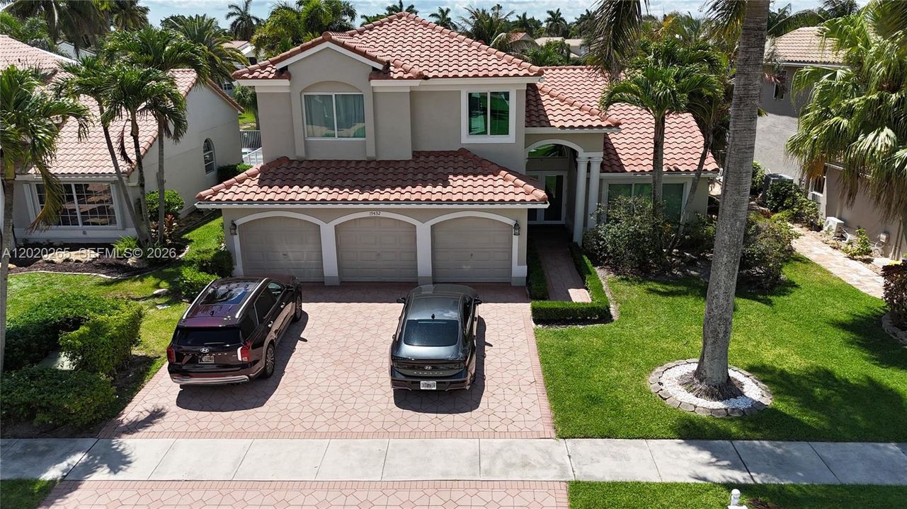 For Sale: $1,200,000 (4 beds, 3 baths, 2676 Square Feet)