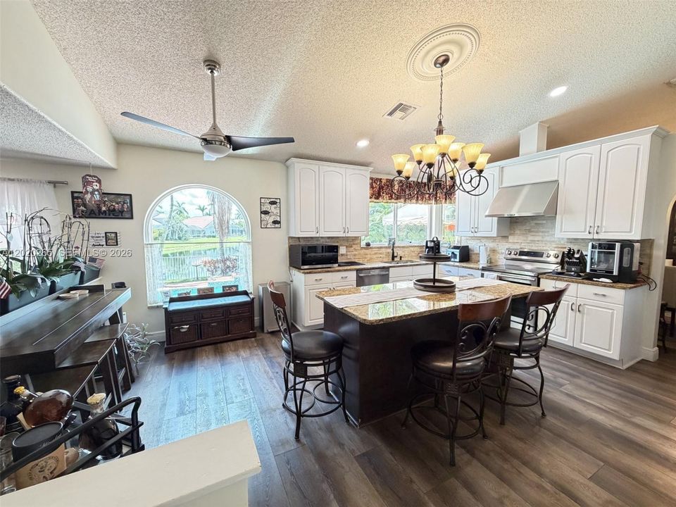 For Sale: $1,200,000 (4 beds, 3 baths, 2676 Square Feet)