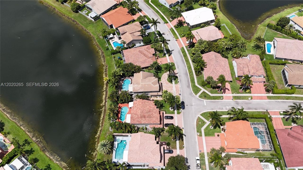 For Sale: $1,200,000 (4 beds, 3 baths, 2676 Square Feet)