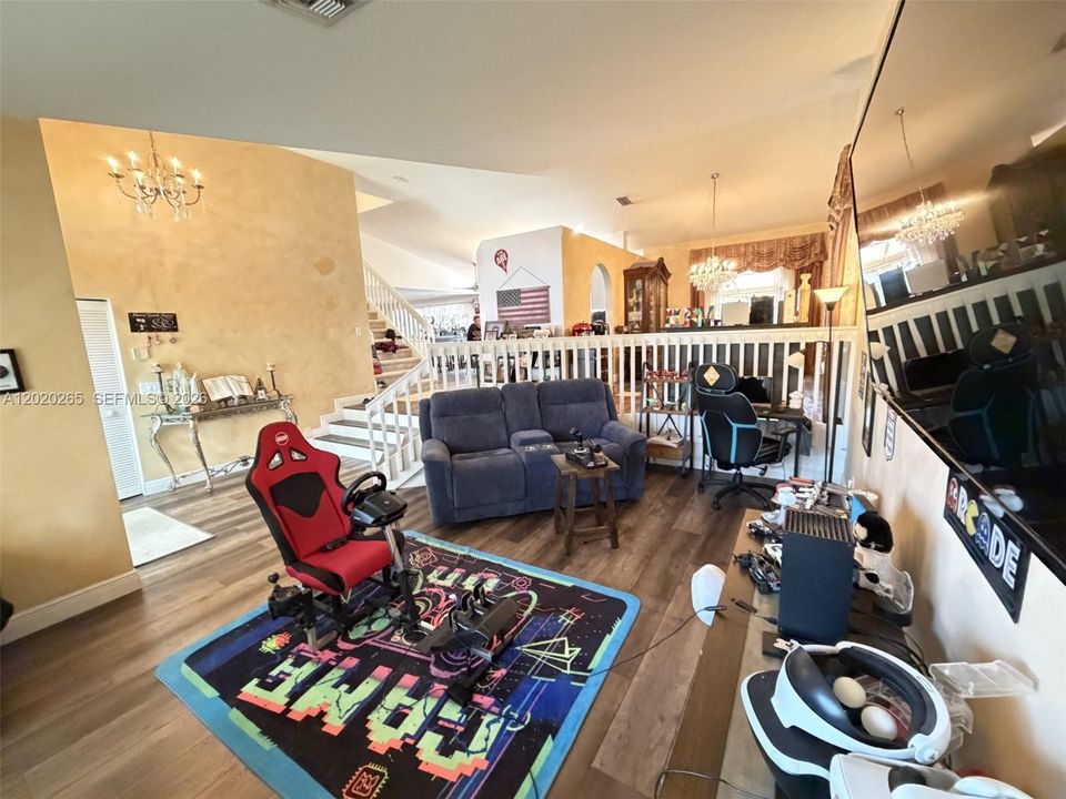 For Sale: $1,200,000 (4 beds, 3 baths, 2676 Square Feet)
