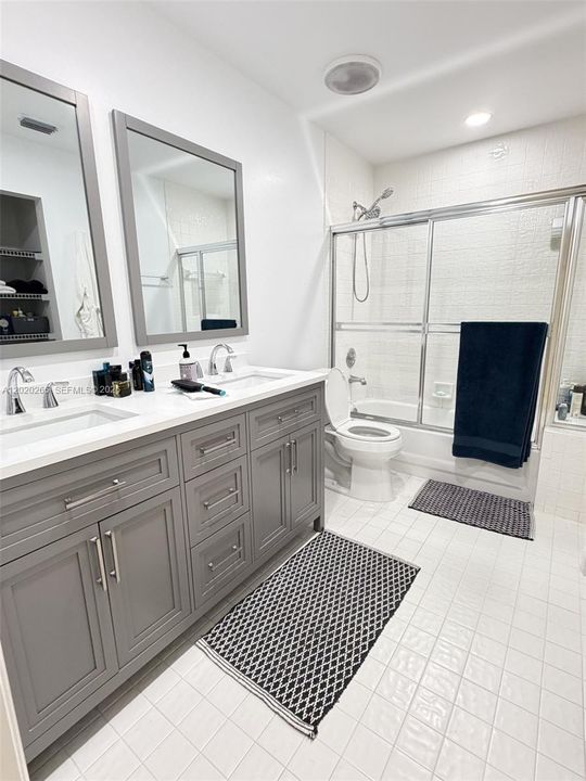 For Sale: $1,200,000 (4 beds, 3 baths, 2676 Square Feet)