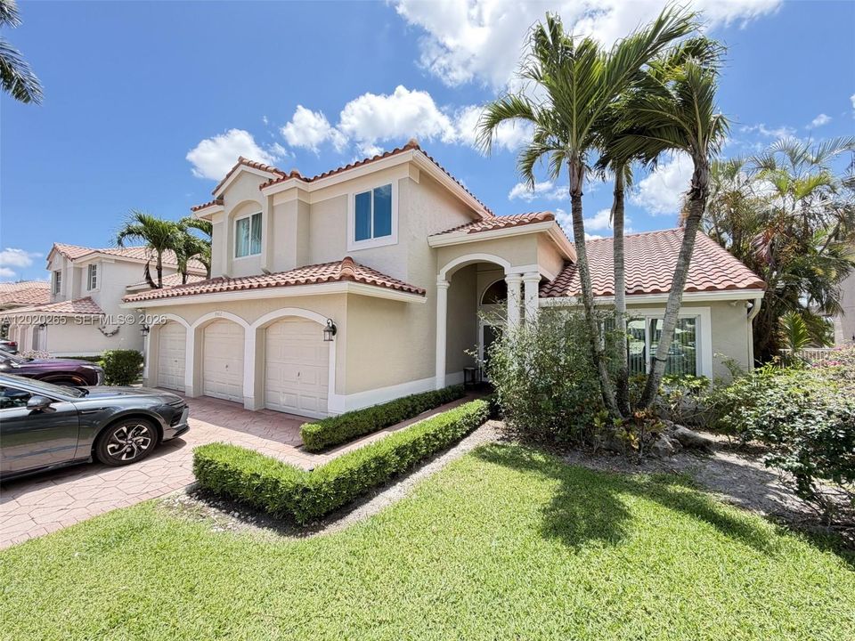 For Sale: $1,200,000 (4 beds, 3 baths, 2676 Square Feet)