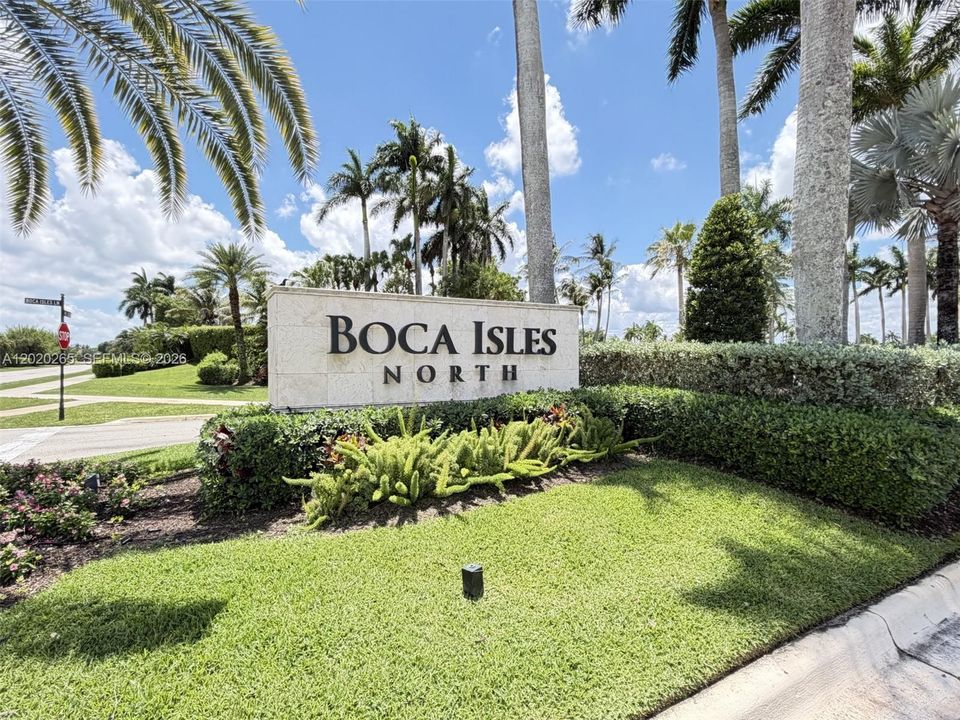 For Sale: $1,200,000 (4 beds, 3 baths, 2676 Square Feet)