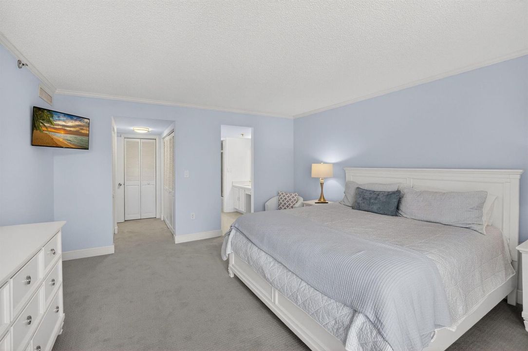08 Primary Bedroom