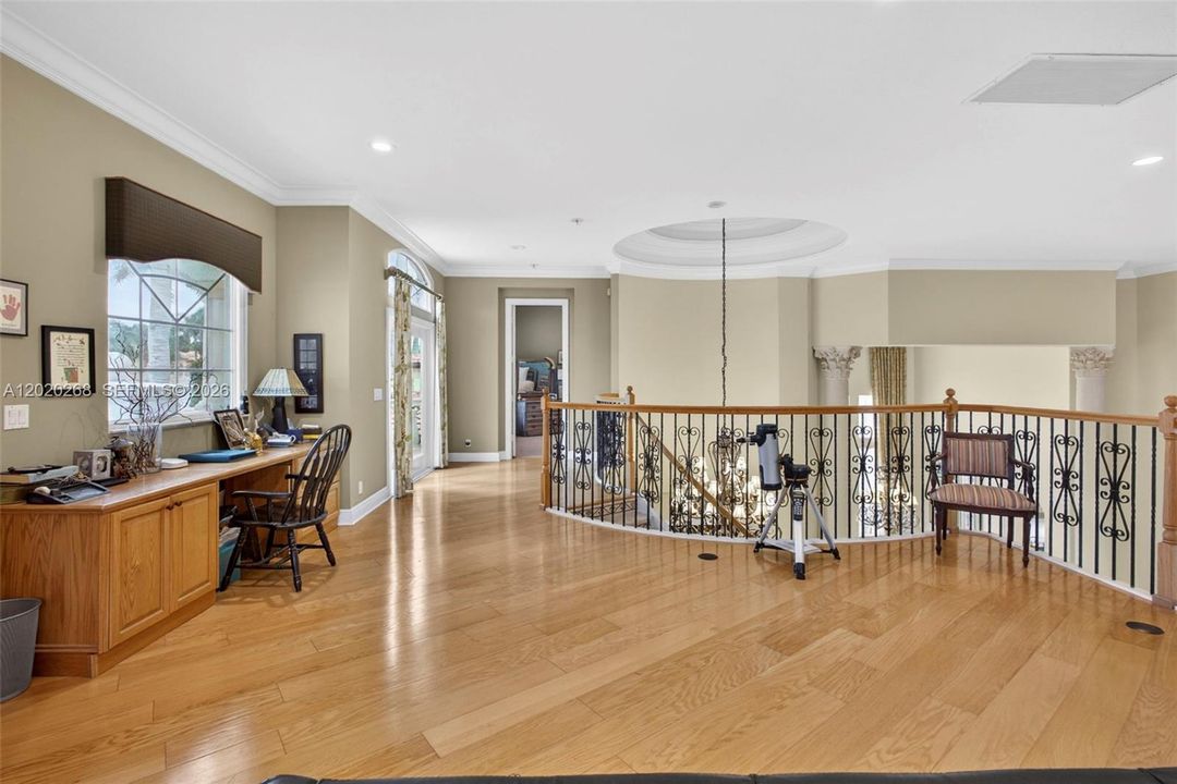 For Sale: $3,799,000 (4 beds, 5 baths, 4465 Square Feet)