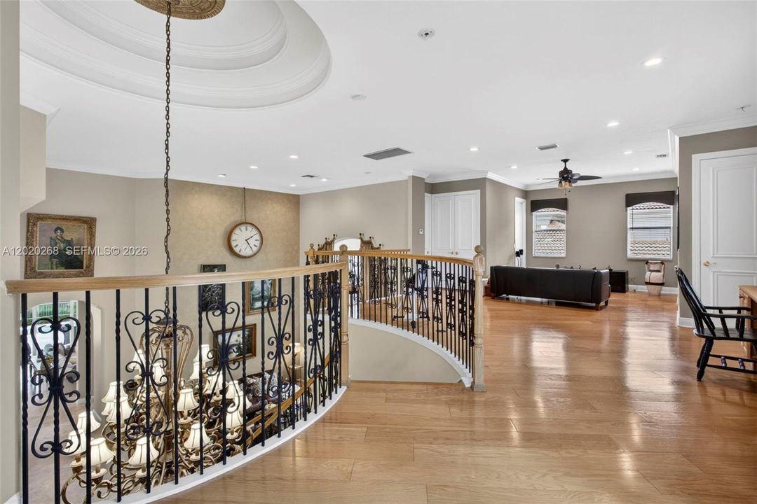 For Sale: $3,799,000 (4 beds, 5 baths, 4465 Square Feet)