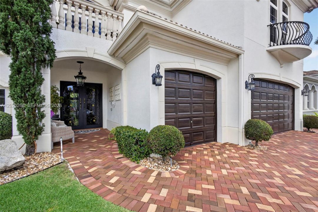 For Sale: $3,799,000 (4 beds, 5 baths, 4465 Square Feet)