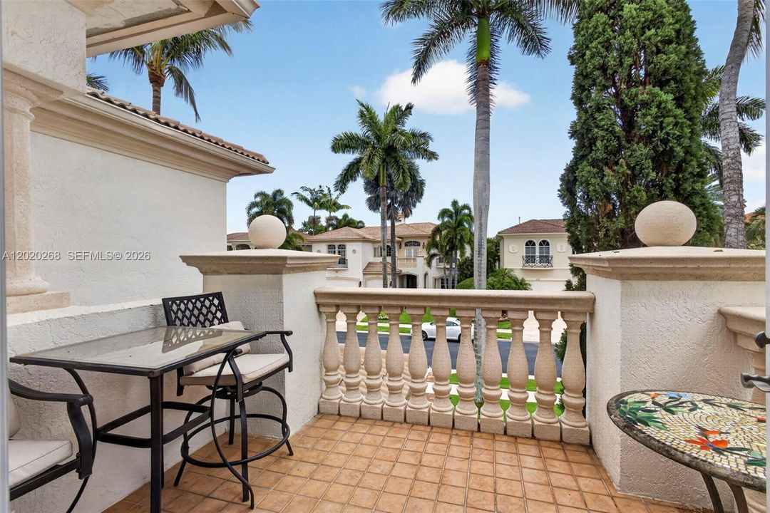 For Sale: $3,799,000 (4 beds, 5 baths, 4465 Square Feet)