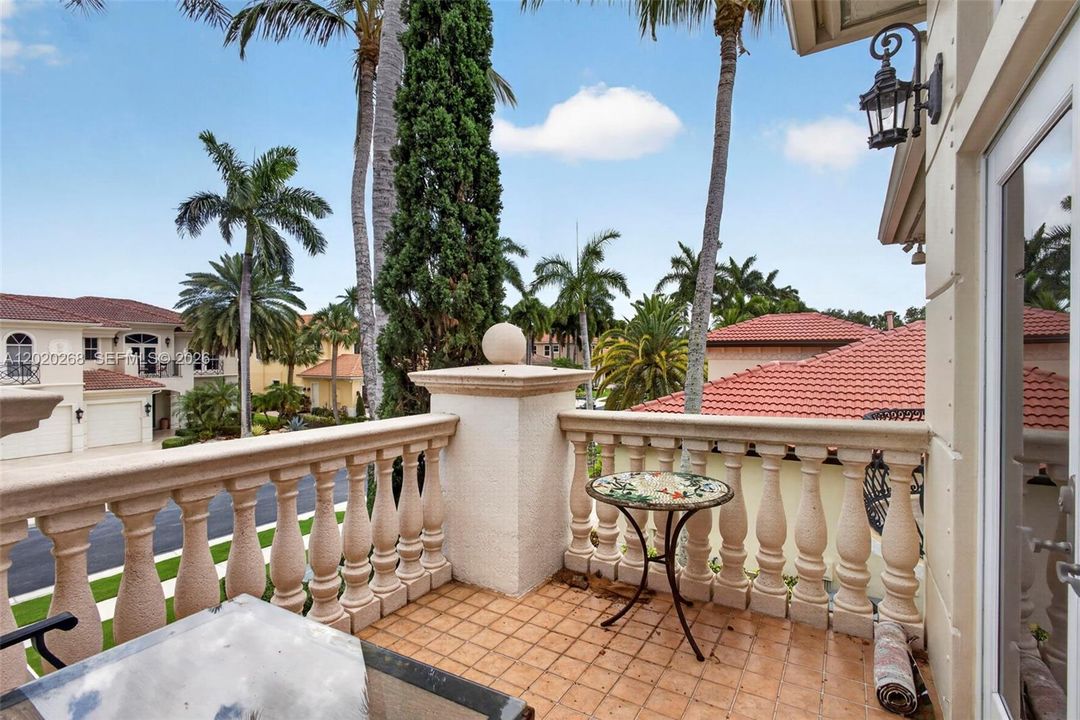 For Sale: $3,799,000 (4 beds, 5 baths, 4465 Square Feet)