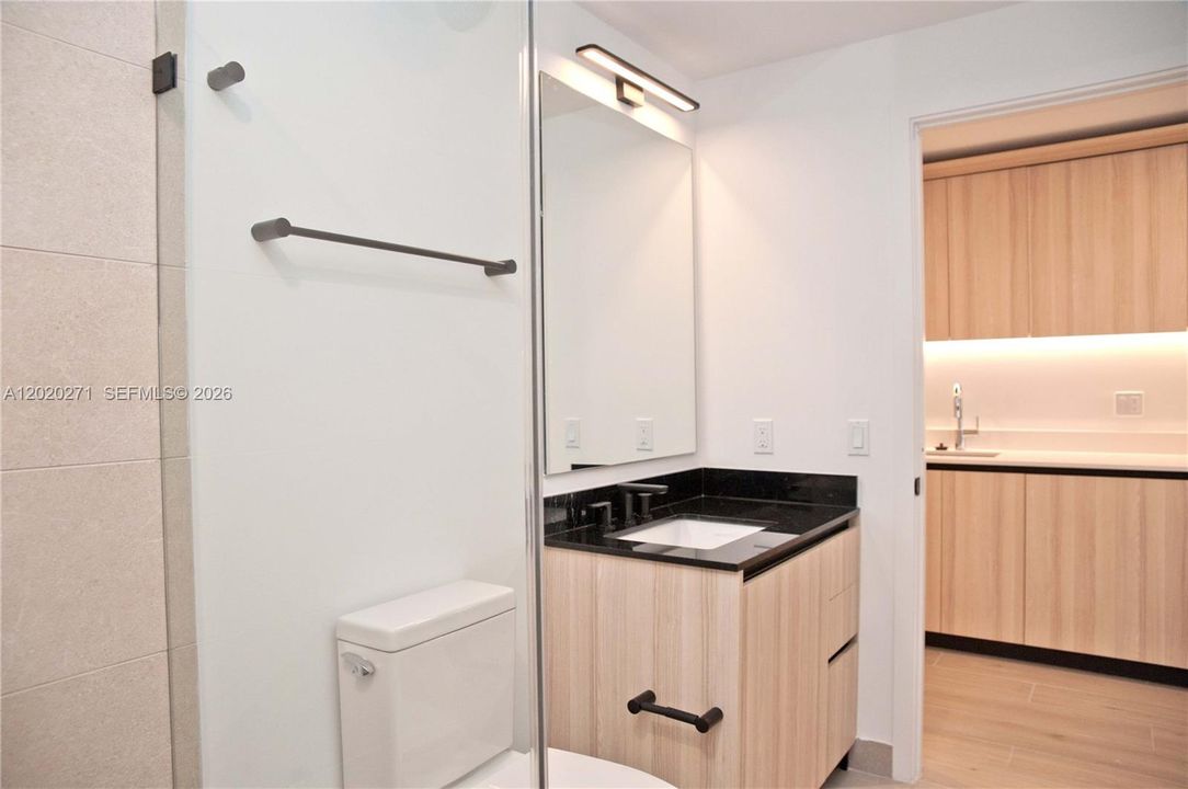 Activo con contrato: $2,300 (0 camas, 1 baños, 386 Pies cuadrados)