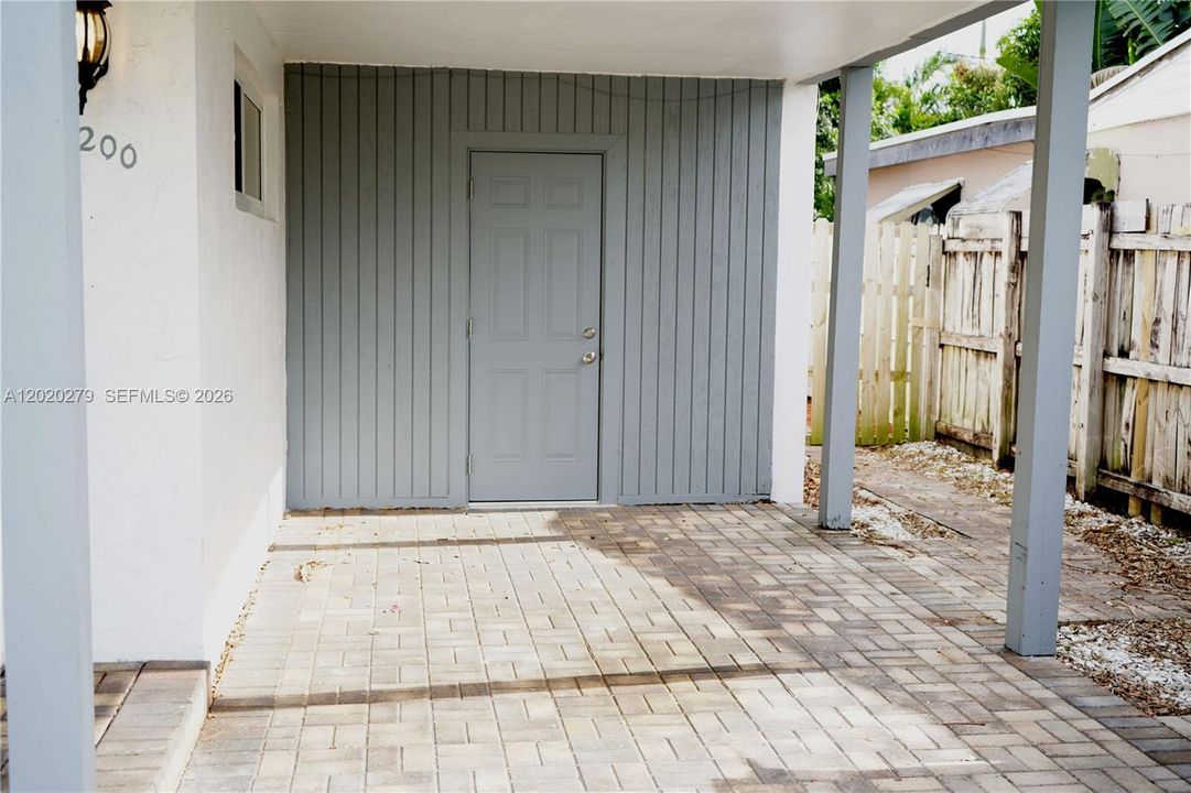 На продажу: $389,999 (2 спален, 1 ванн, 856 Квадратных фут)