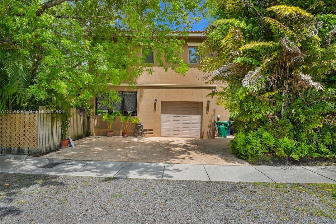 For Sale: $1,900,000 (4 beds, 3 baths, 2475 Square Feet)