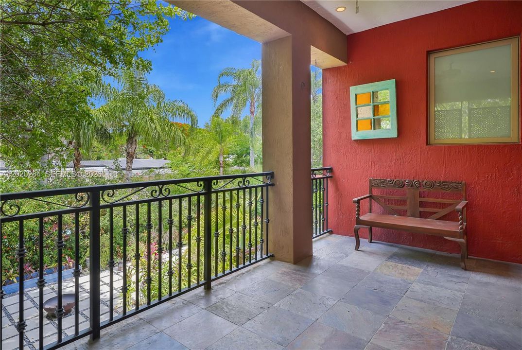 For Sale: $1,900,000 (4 beds, 3 baths, 2475 Square Feet)