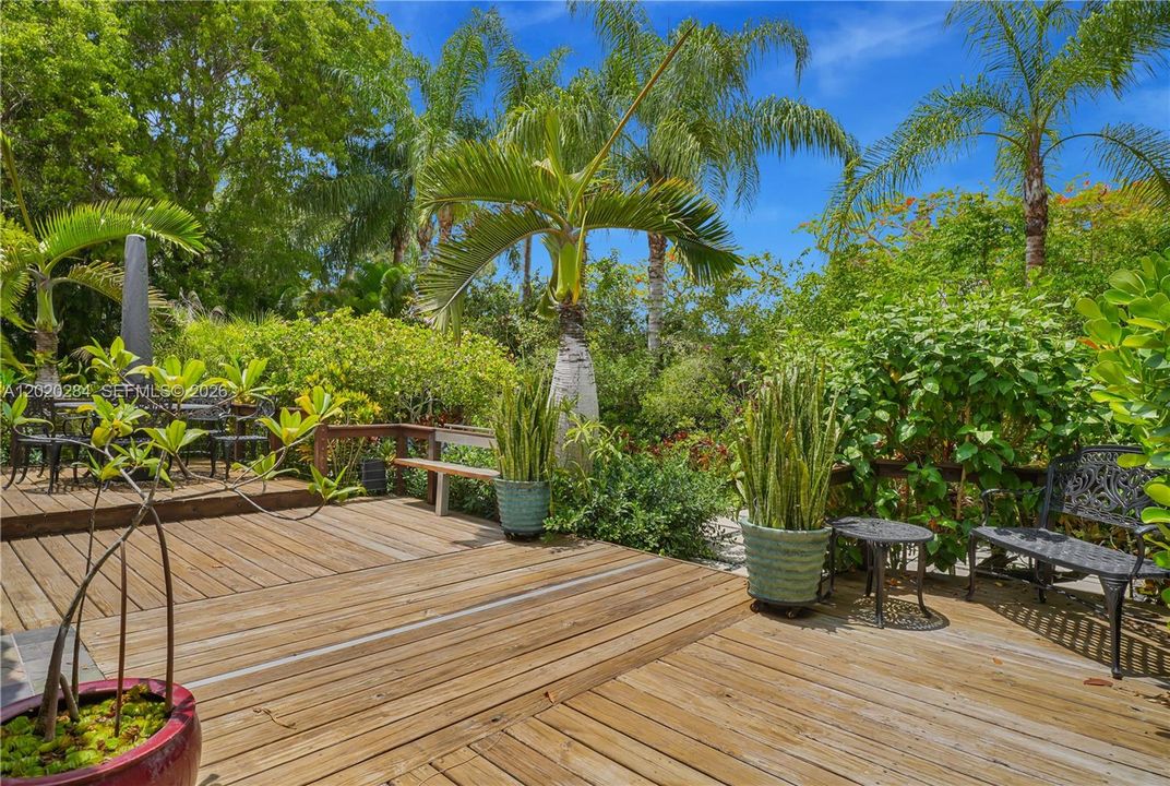 For Sale: $1,900,000 (4 beds, 3 baths, 2475 Square Feet)