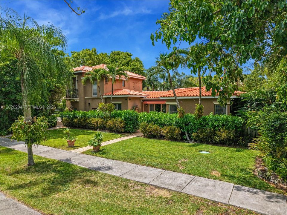 For Sale: $1,900,000 (4 beds, 3 baths, 2475 Square Feet)