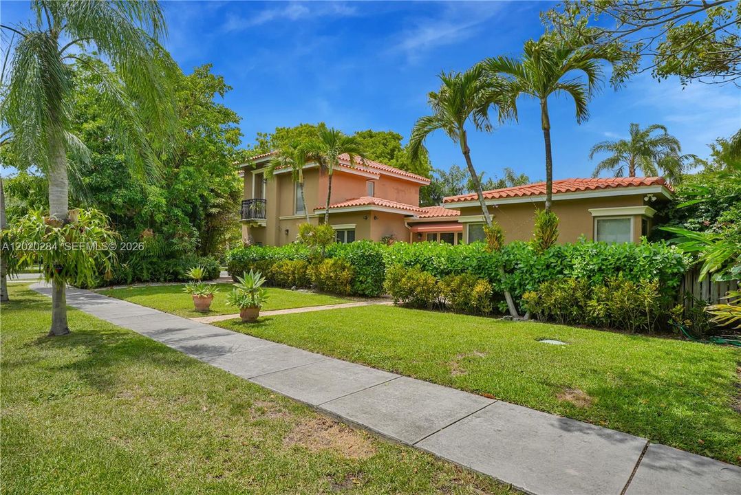 For Sale: $1,900,000 (4 beds, 3 baths, 2475 Square Feet)