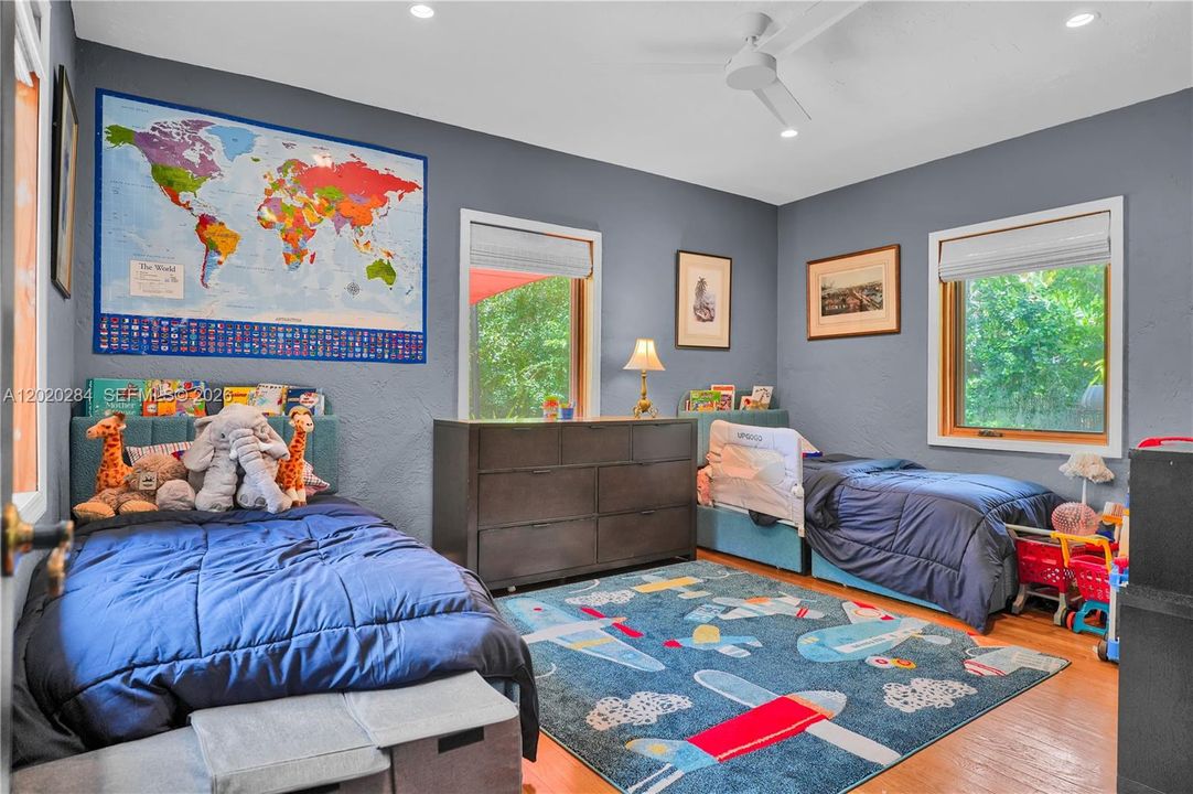 For Sale: $1,900,000 (4 beds, 3 baths, 2475 Square Feet)