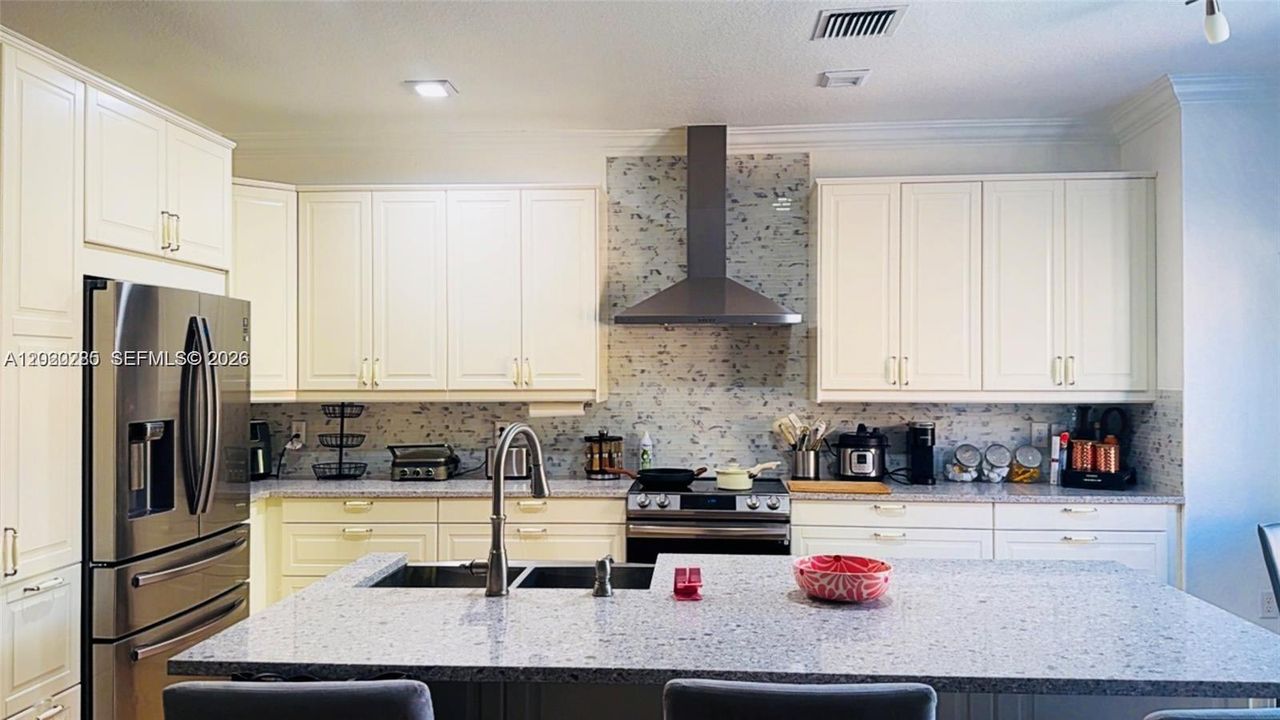 For Sale: $950,000 (4 beds, 3 baths, 2293 Square Feet)