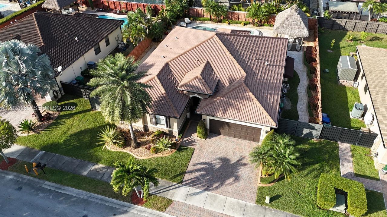 For Sale: $950,000 (4 beds, 3 baths, 2293 Square Feet)