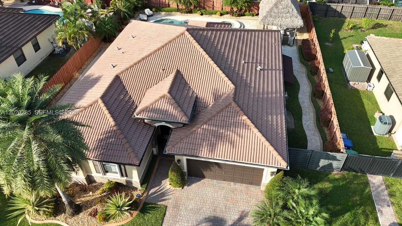 For Sale: $950,000 (4 beds, 3 baths, 2293 Square Feet)