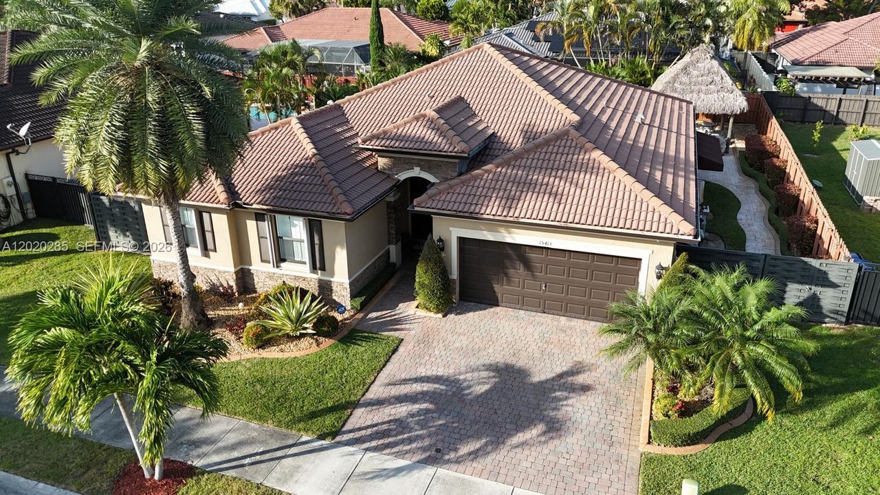 For Sale: $950,000 (4 beds, 3 baths, 2293 Square Feet)
