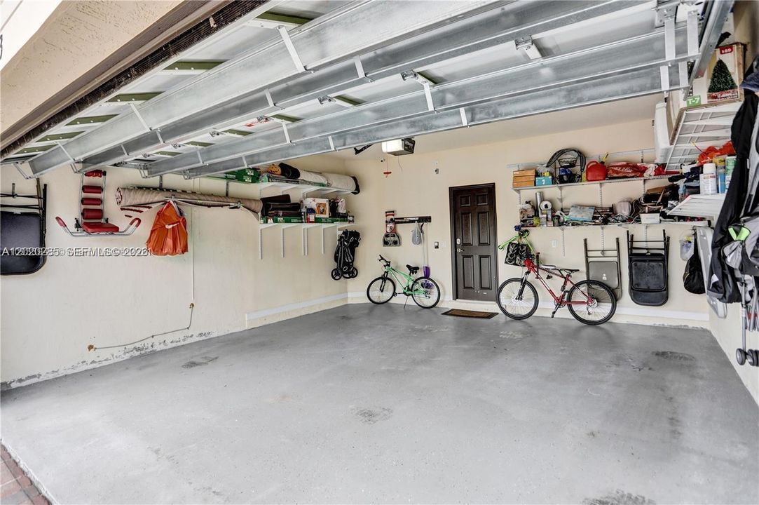 For Sale: $950,000 (4 beds, 3 baths, 2293 Square Feet)