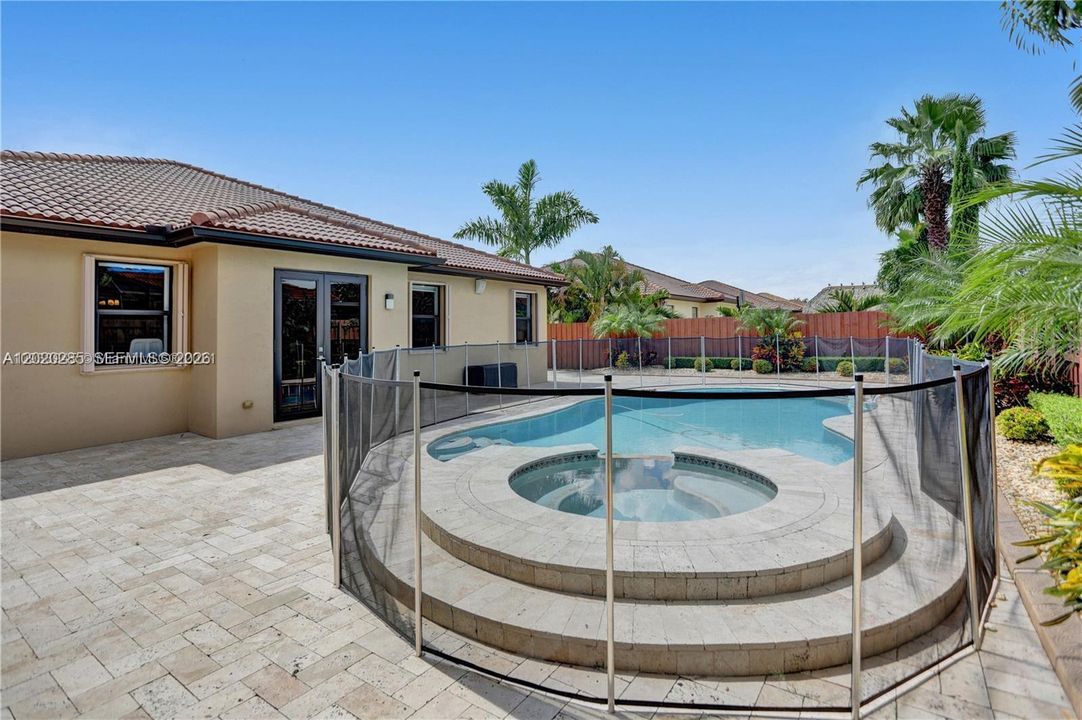 For Sale: $950,000 (4 beds, 3 baths, 2293 Square Feet)