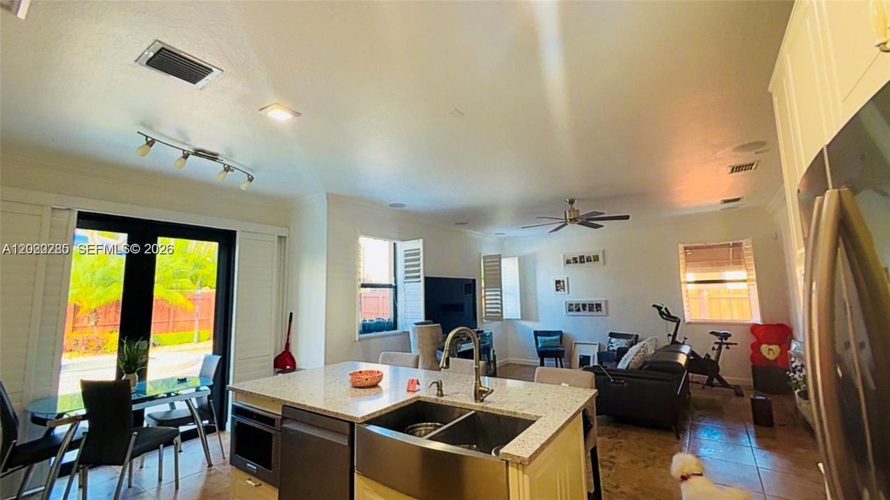 For Sale: $950,000 (4 beds, 3 baths, 2293 Square Feet)