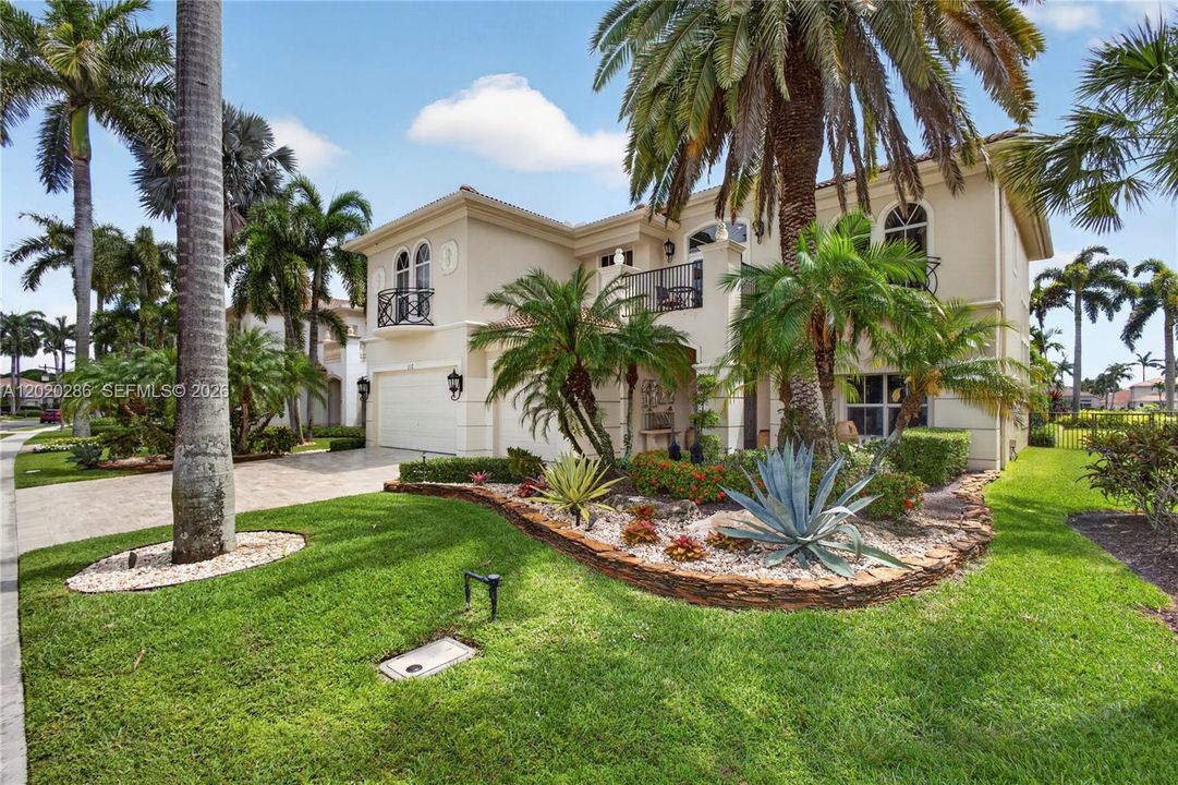 For Sale: $3,799,000 (4 beds, 5 baths, 4465 Square Feet)