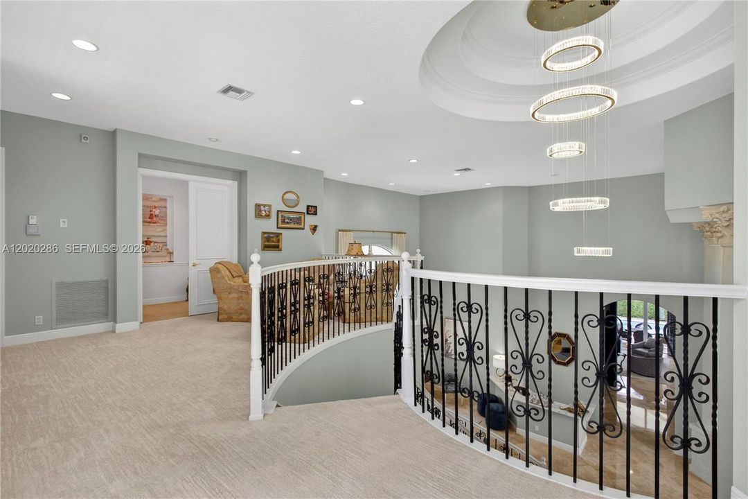 For Sale: $3,799,000 (4 beds, 5 baths, 4465 Square Feet)
