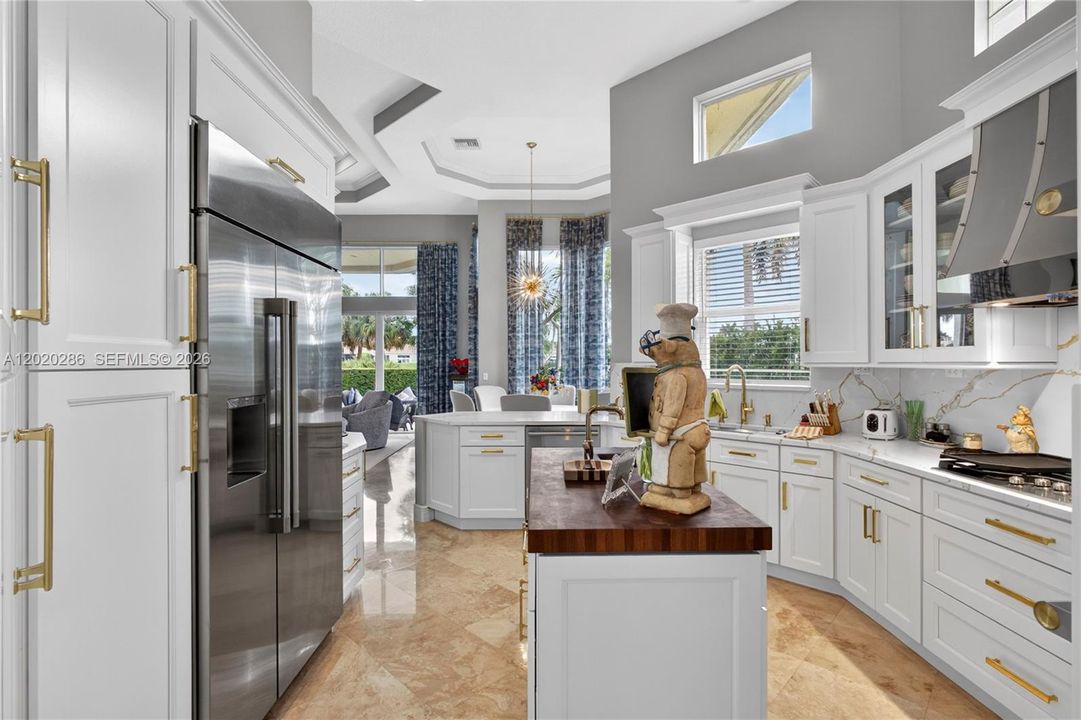 For Sale: $3,799,000 (4 beds, 5 baths, 4465 Square Feet)