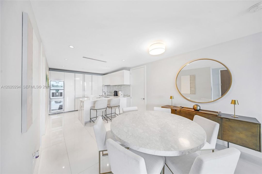 For Rent: $19,900 (2 beds, 2 baths, 1704 Square Feet)
