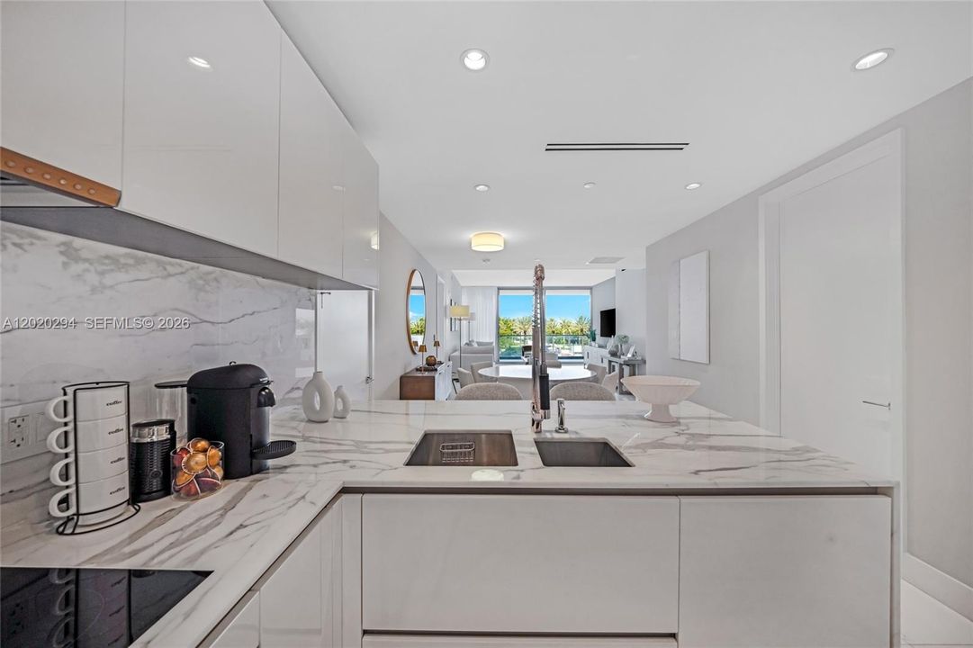 For Rent: $19,900 (2 beds, 2 baths, 1704 Square Feet)