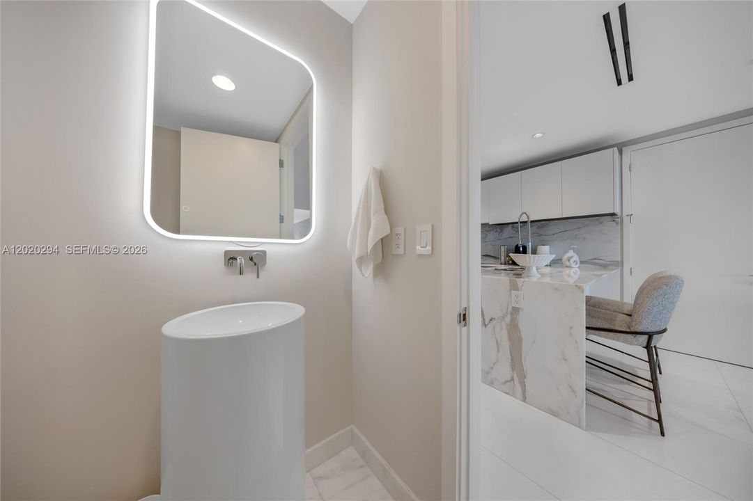 For Rent: $19,900 (2 beds, 2 baths, 1704 Square Feet)