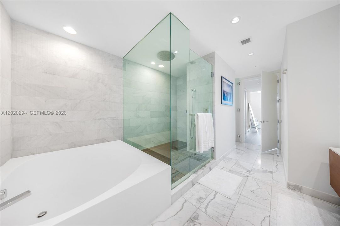For Rent: $19,900 (2 beds, 2 baths, 1704 Square Feet)