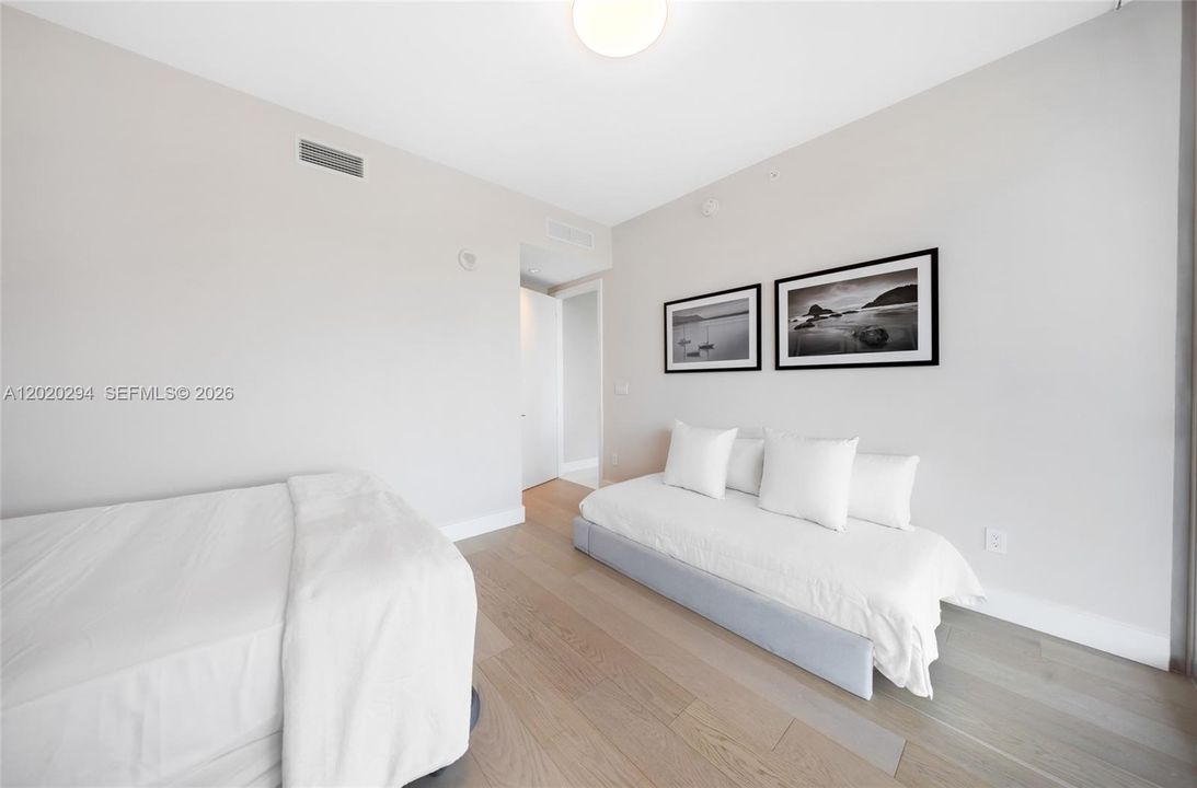 For Rent: $19,900 (2 beds, 2 baths, 1704 Square Feet)