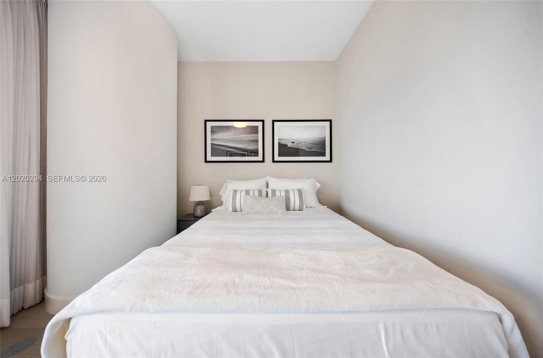 For Rent: $19,900 (2 beds, 2 baths, 1704 Square Feet)