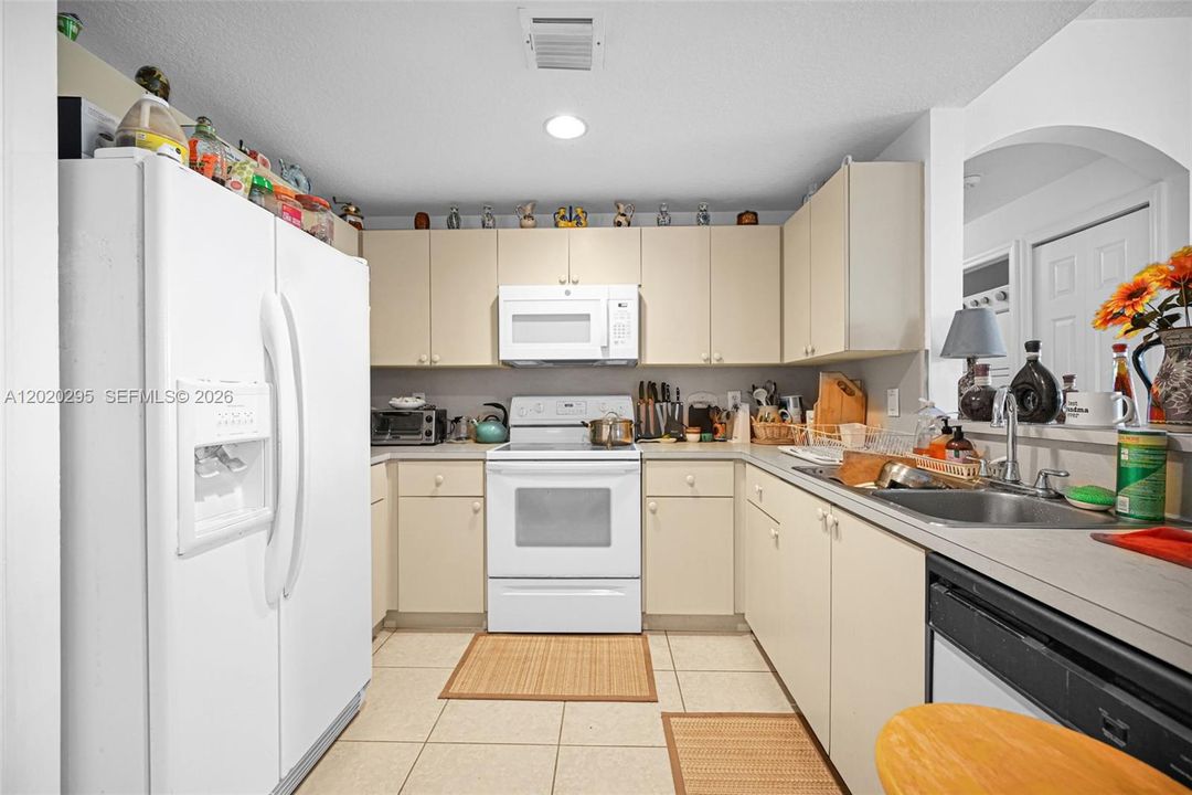 На продажу: $429,000 (3 спален, 2 ванн, 1464 Квадратных фут)
