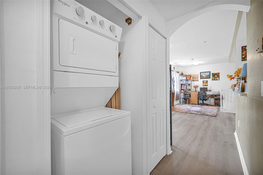 На продажу: $429,000 (3 спален, 2 ванн, 1464 Квадратных фут)